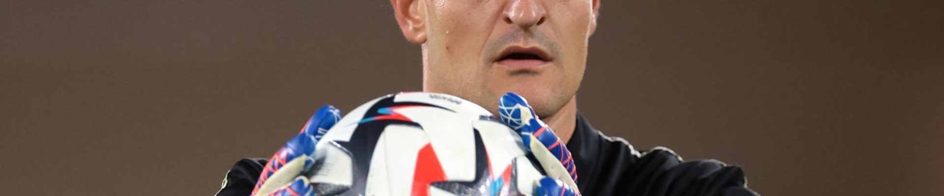 Віто Манноне повертається в Англію: досвідчений італієць став граючим тренером воротарів «Кроулі Таун»